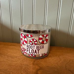 Bath & Body Works Rootbeer Float three wick candle